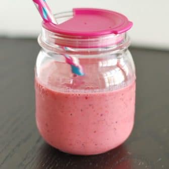 This creamy mixed berry yogurt smoothie is fiber-rich and an excellent source of vitamin C, potassium, and calcium. Get the gluten-free and vegetarian recipe @jlevinsonrd
