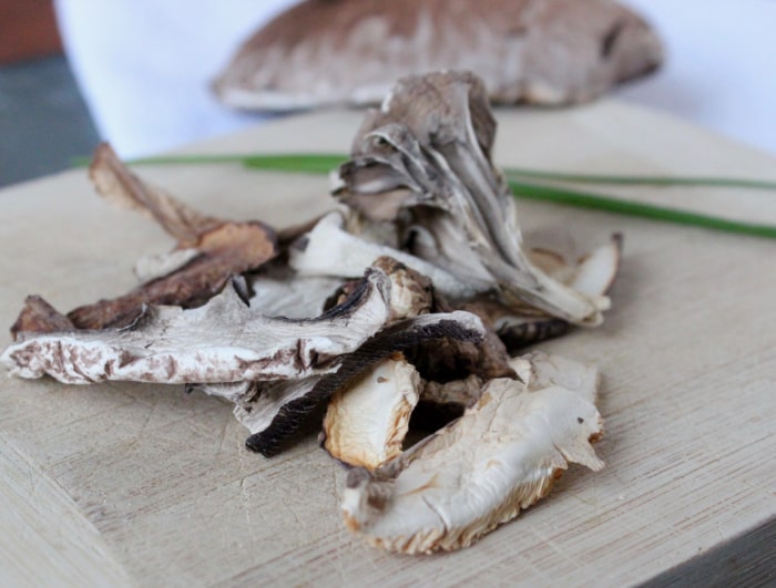 6 things to know about mushrooms, plus a recipe for creamy pureed mushroom soup. mushroom facts