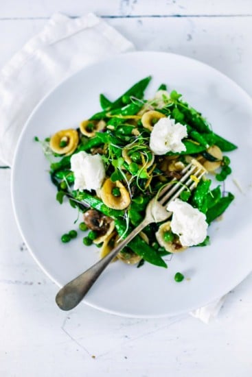 Get busy in the kitchen this spring with over 35 recipes featuring all your spring produce favorites including asparagus, fava beans, strawberries, apricots, and more! Get this spring recipe roundup at JessicaLevinson.com | #spring #springrecipes Pasta Dinner Spring Recipe Roundup